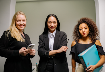 Féminisation des métiers scientifiques : le Medef et l’État veulent inspirer les filles