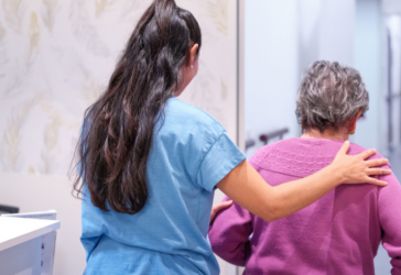 Aide-soignant : formation, missions et débouchés du métier humain