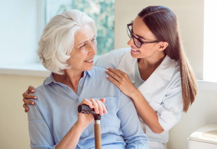 Les métiers des services à la personne : humains, essentiels et porteurs d’avenir
