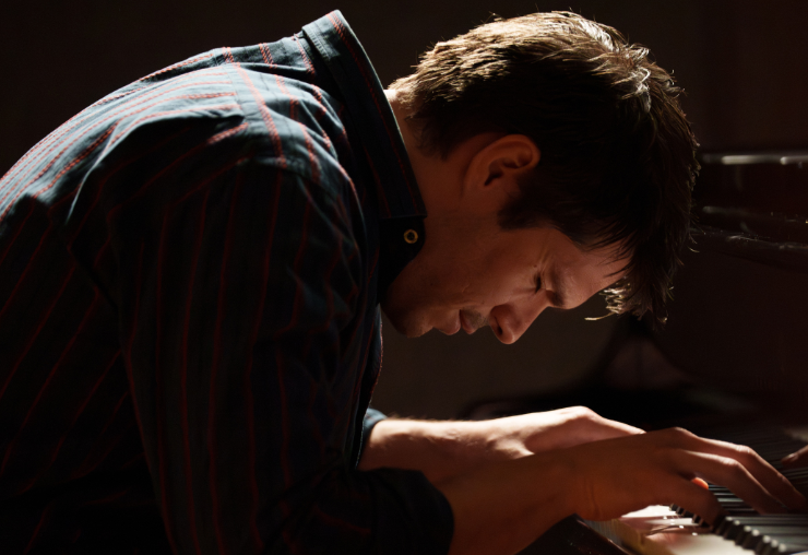 Quand le cinéma fait vibrer les touches : devenir pianiste avec « Deux pianos »
