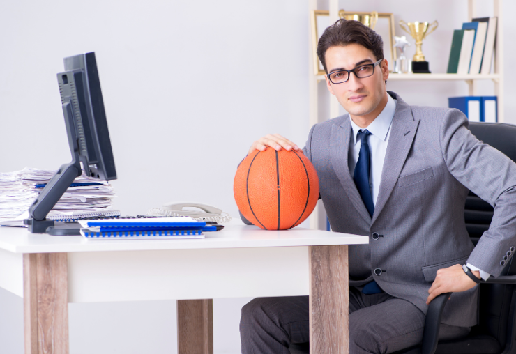 Métiers du sport business : formations et recrutement en 2026